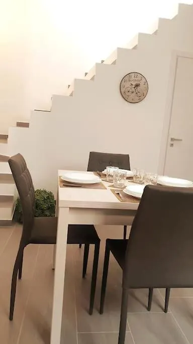 Апартаменты Il Terrazzo Sul Porto Шакка Италия